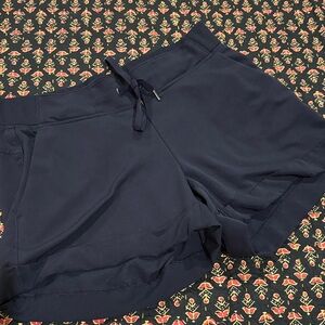 Athleta drawstring cuffed navy  shorts 6